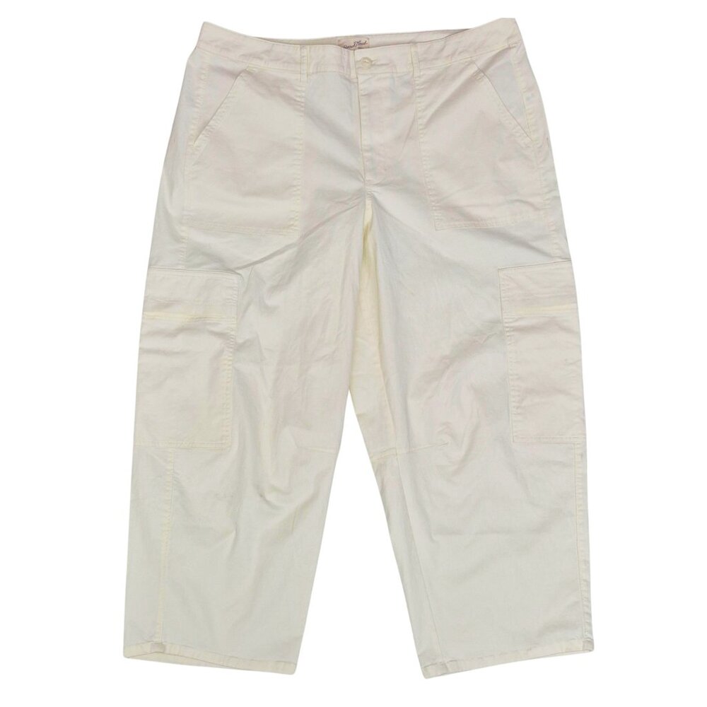 Universal Thread Women's Cropped High-Rise Cargo Pants Straight Leg Cream 17